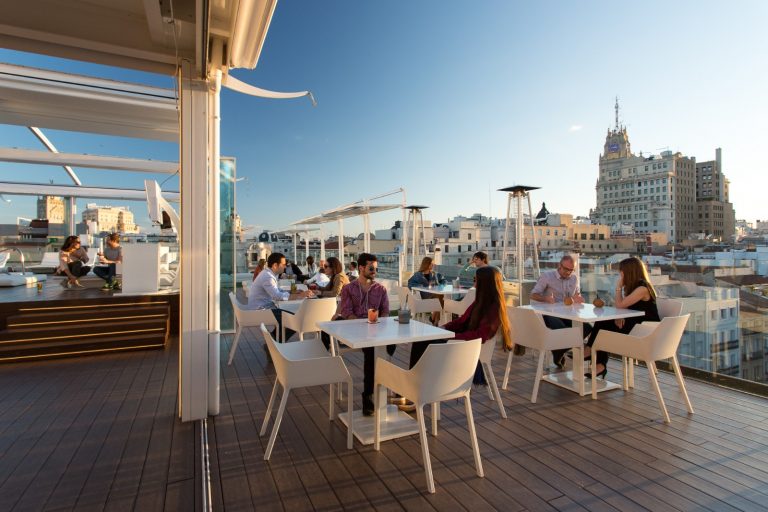 Room mate oscar 1 768x512