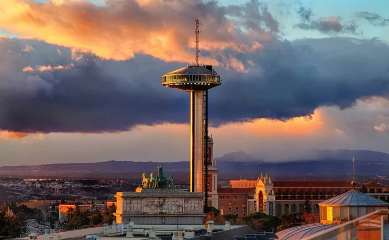 faro de moncloa de viajar el periodico 768x473