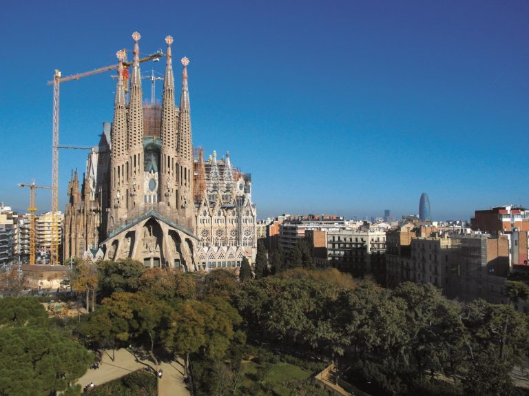 2015051 2 2 2 7 150 DISE Sagrada Familia 25 1 12 VZ 08.optimized.47d89b9e 768x575